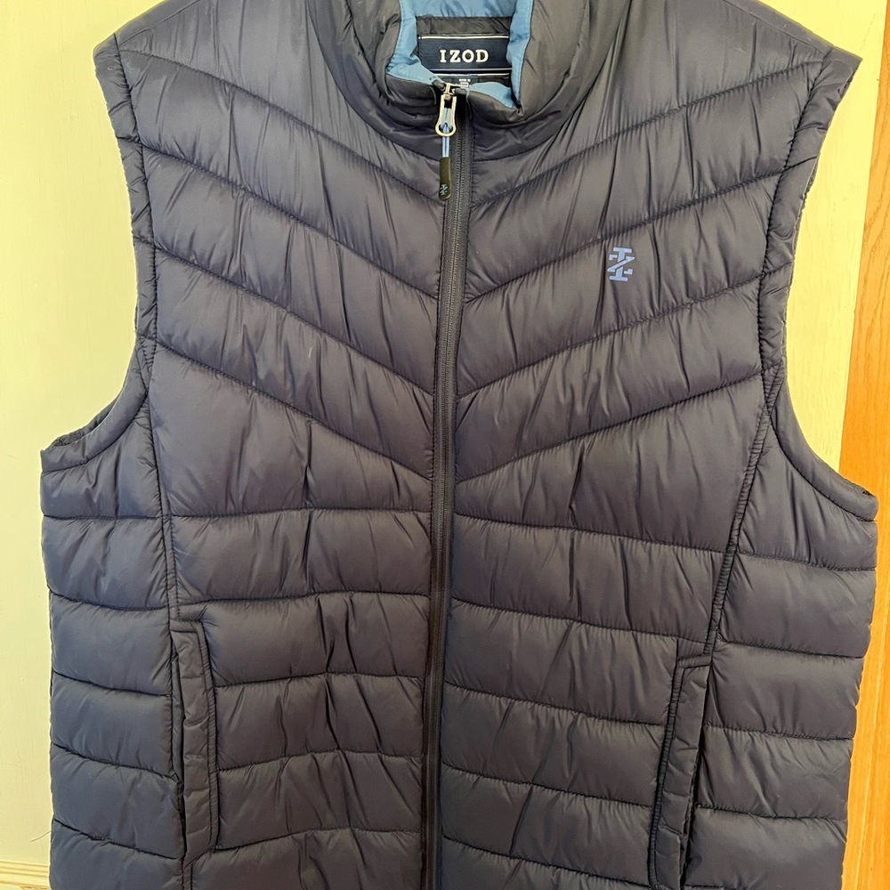 Izod Black and Blue Vest with High Collar and Chevron Quilting